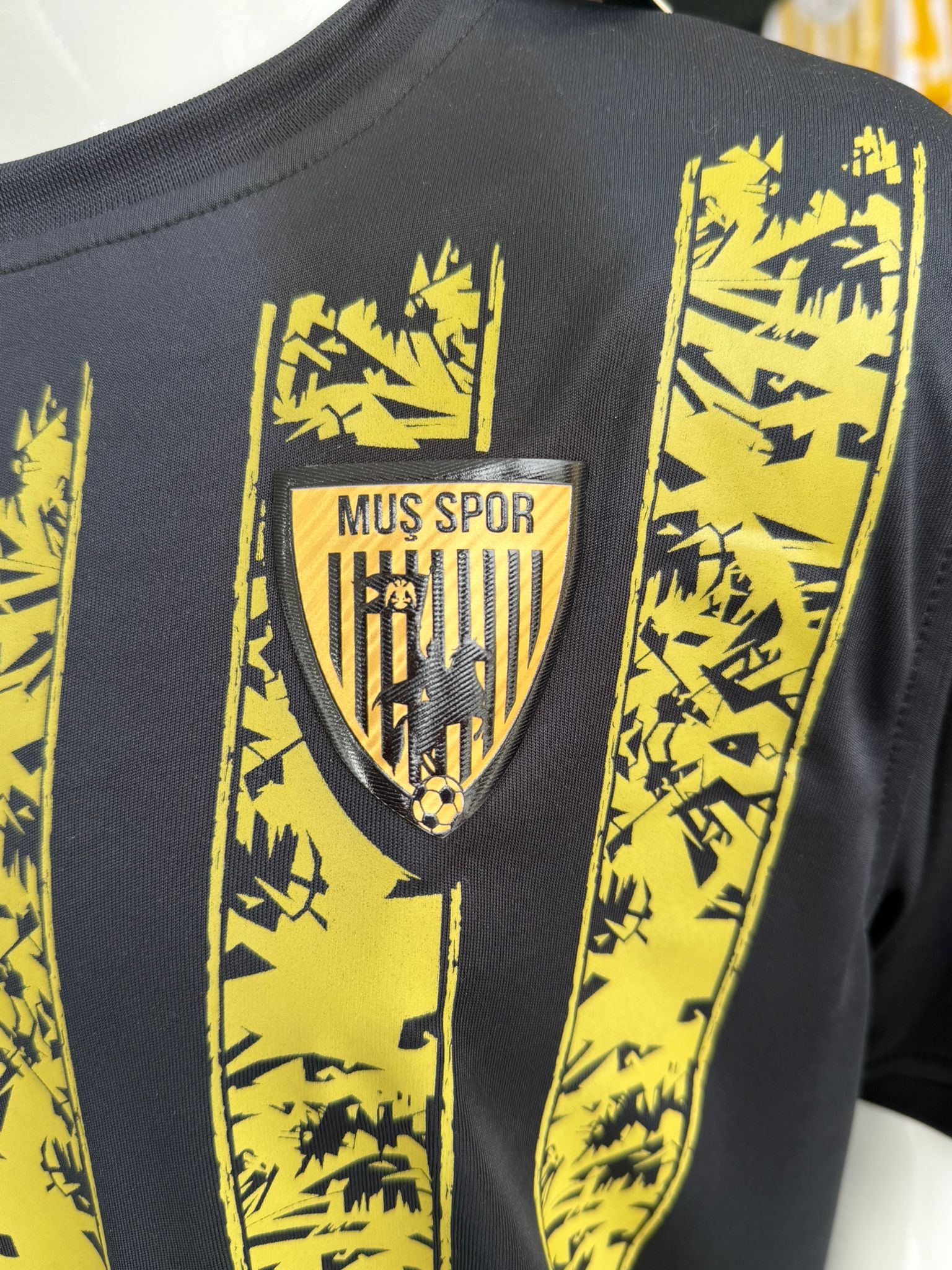 Yeni Sezon Muş Spor Lisanslı Çocuk Forması ve Şort - Siyah/Sarı Özel Desenli